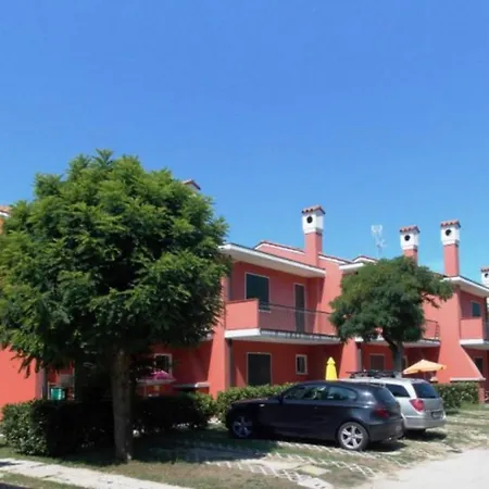 Apartment Cute Little House With Exclusive Garden And Pools Bibione