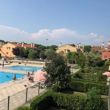 Cute Little House With Exclusive Garden And Pools Apartment *